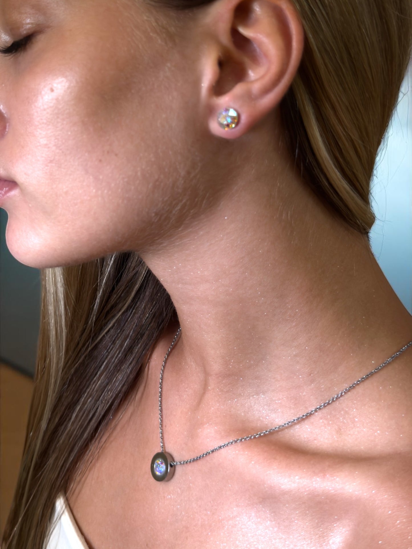 Персонализирано колие Dot с инкрустиран кристал по избор