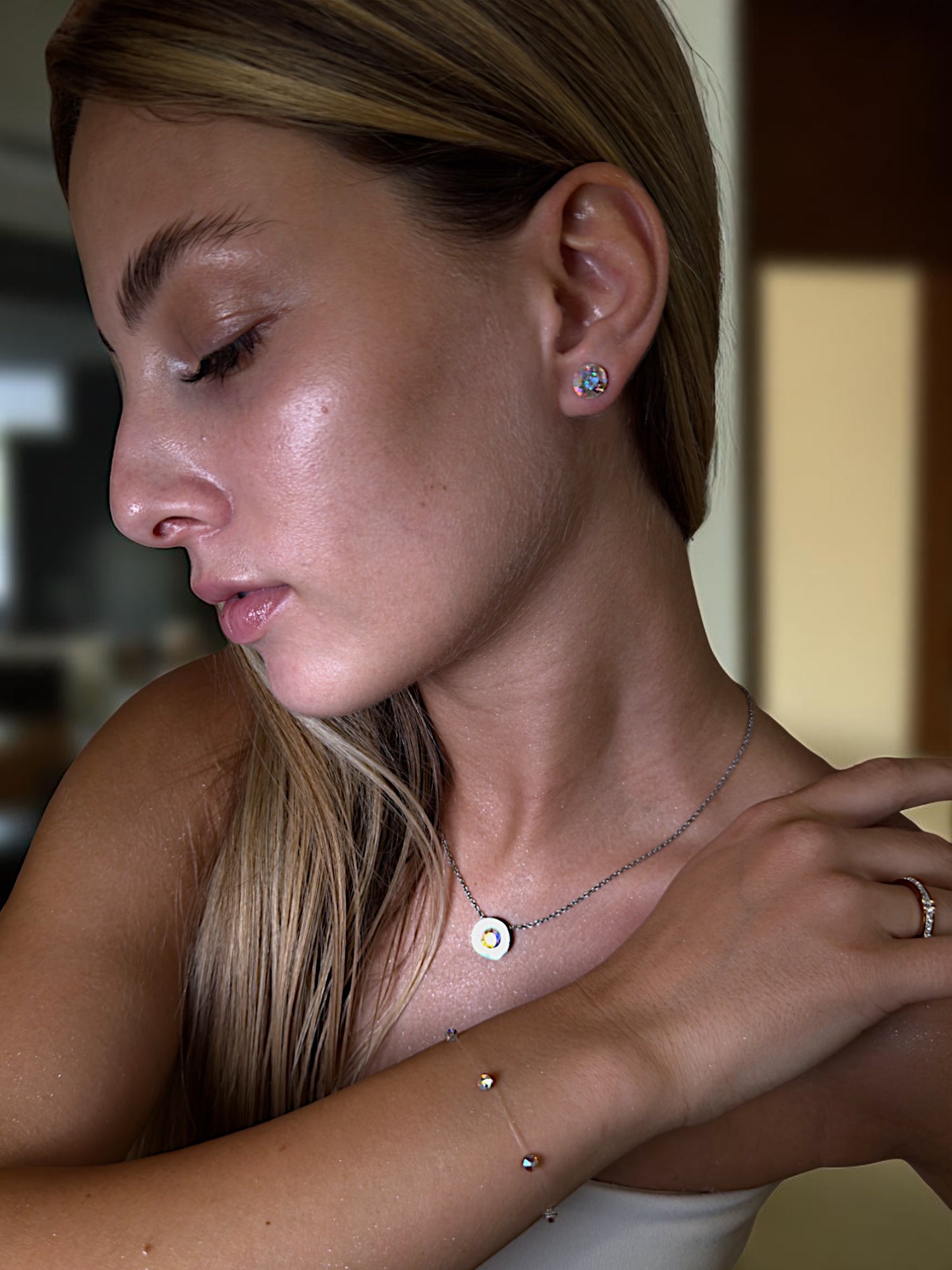 Персонализирано колие Dot с инкрустиран кристал по избор